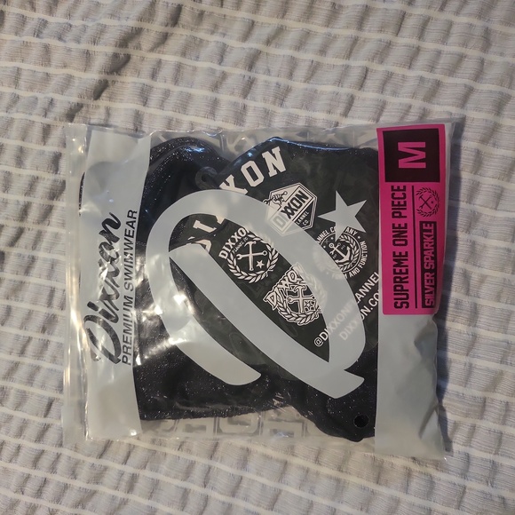 Dixxon one piece bathing suit - Picture 10 of 10